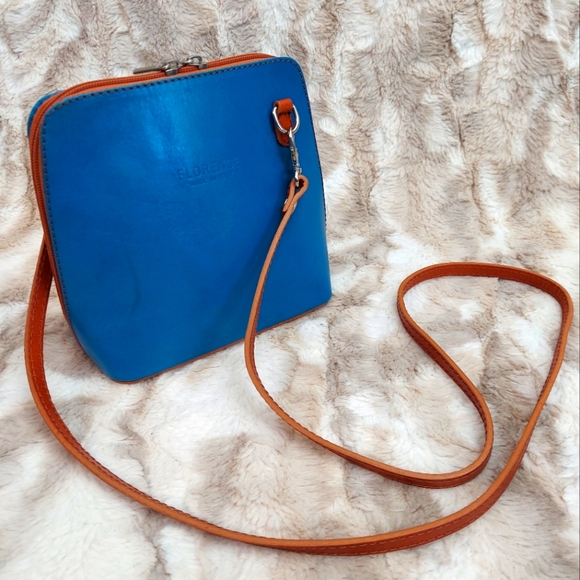 Florence Handbags - Florence 6" x 6" x 3" Leather Crossbody Bag